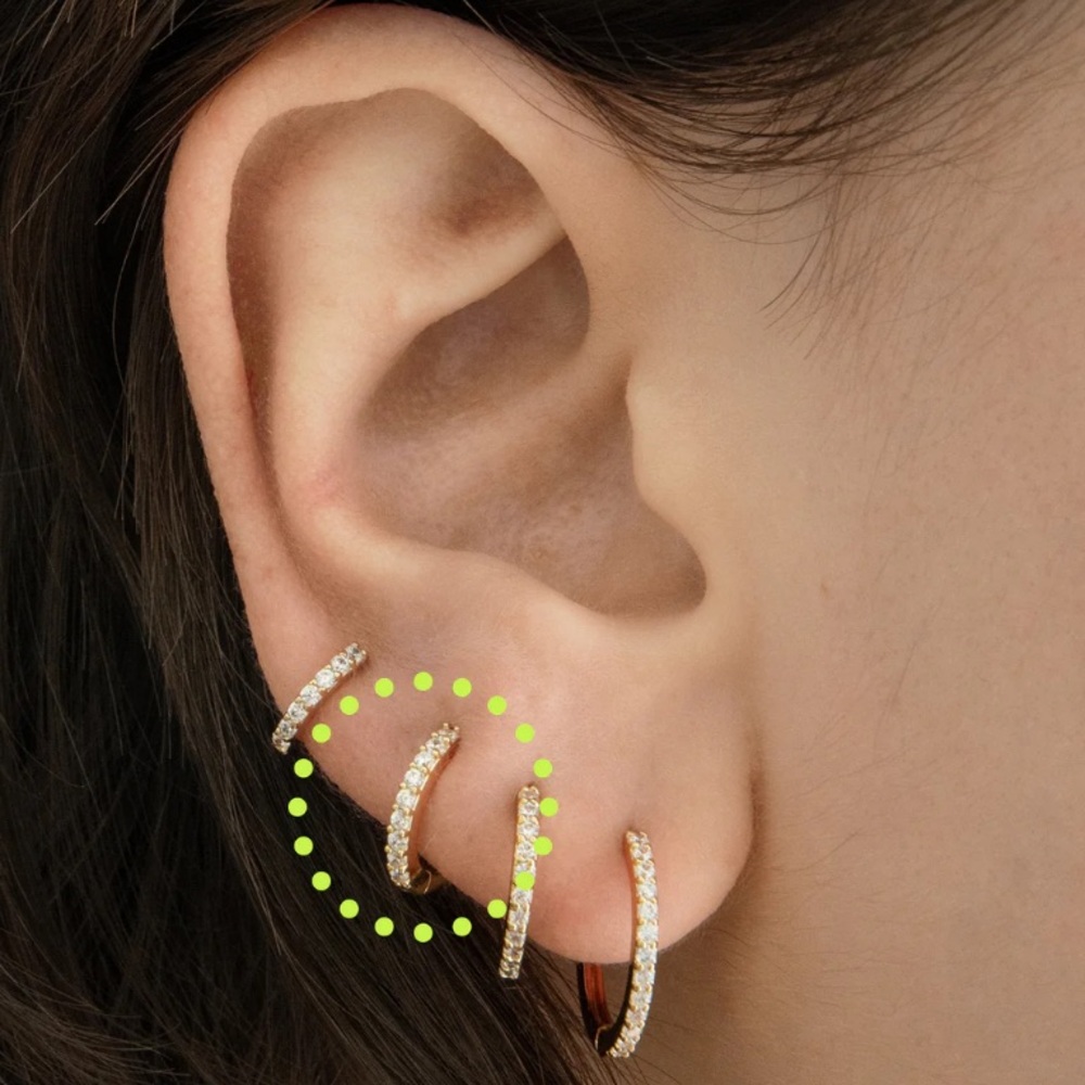 Studs Mini Pavé Huggies